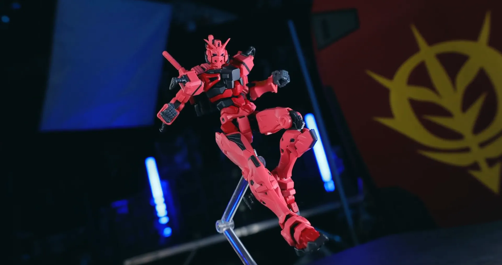 Vista final del High Grade Red Gundam armado y detallado