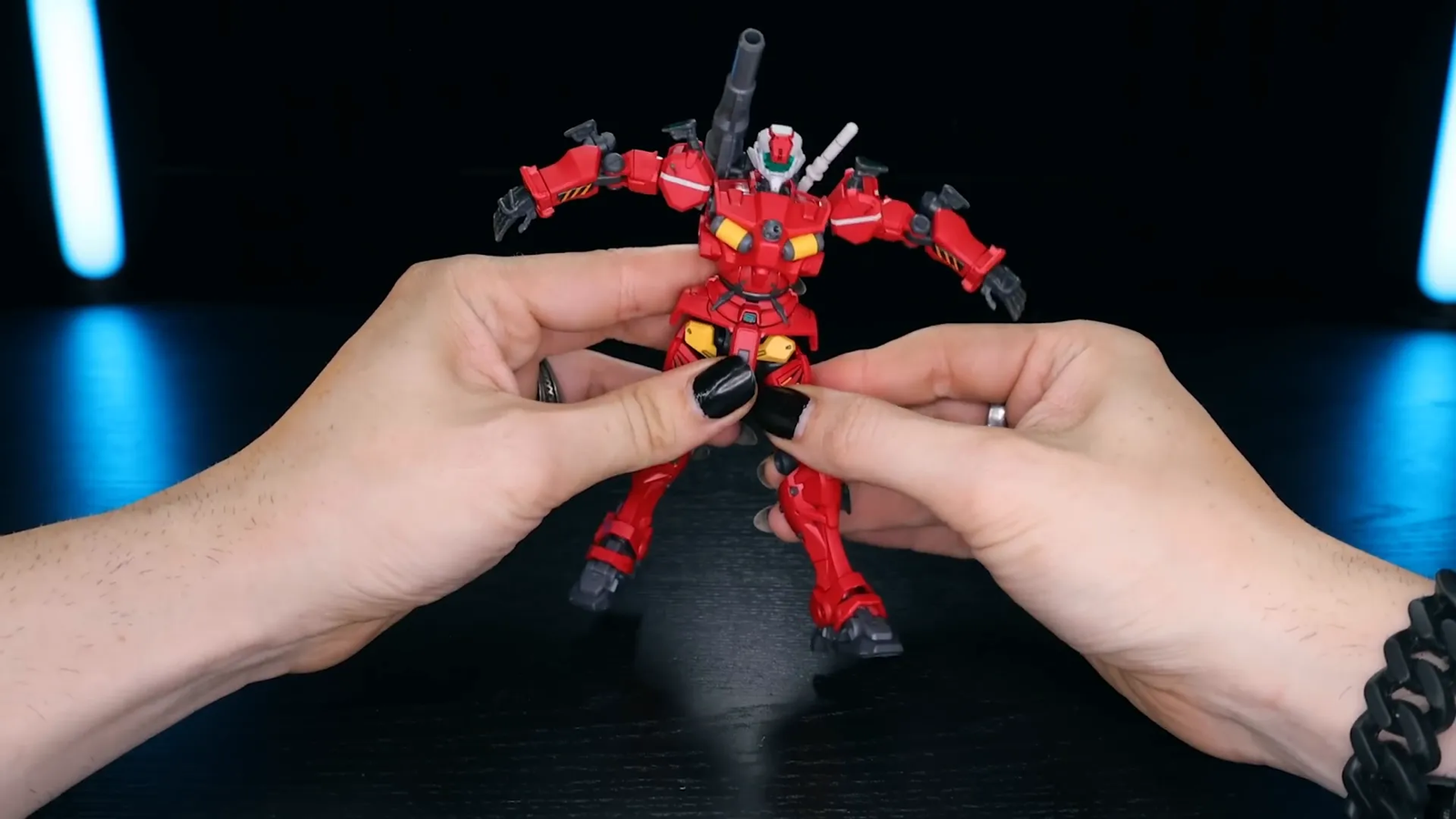 Demostración de la articulación del Light Type Guncannon en brazos y cabeza