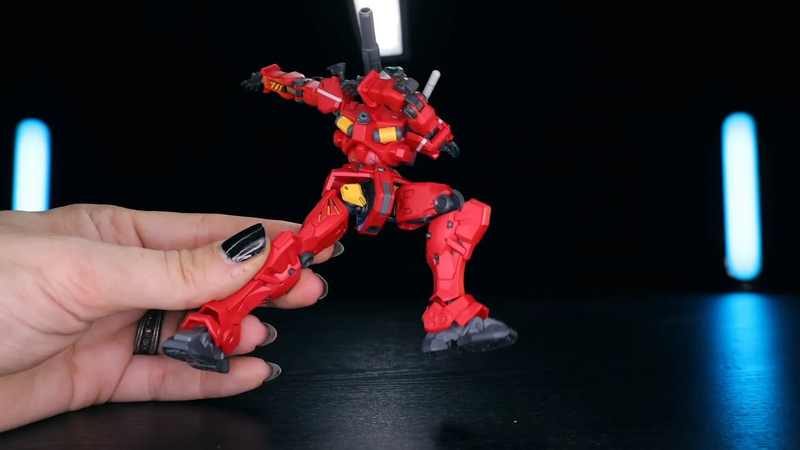 Detalle de la articulación en piernas y tobillos del Light Type Guncannon